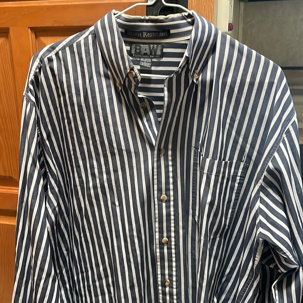 Large BAW button up